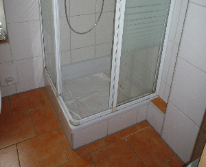Flachduschwanne vorher